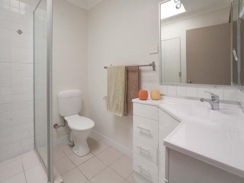 4/109 Sir Fred Schonell Drive, St Lucia QLD 4067