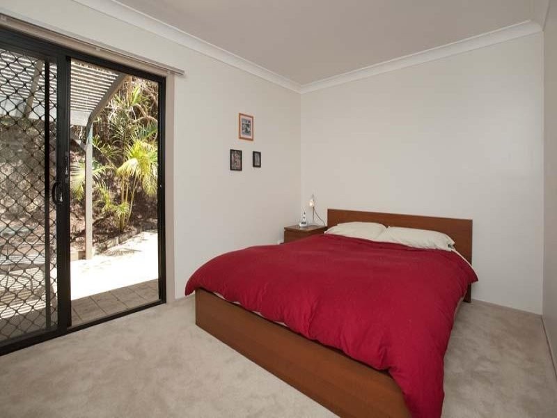 4/109 Sir Fred Schonell Drive, St Lucia QLD 4067