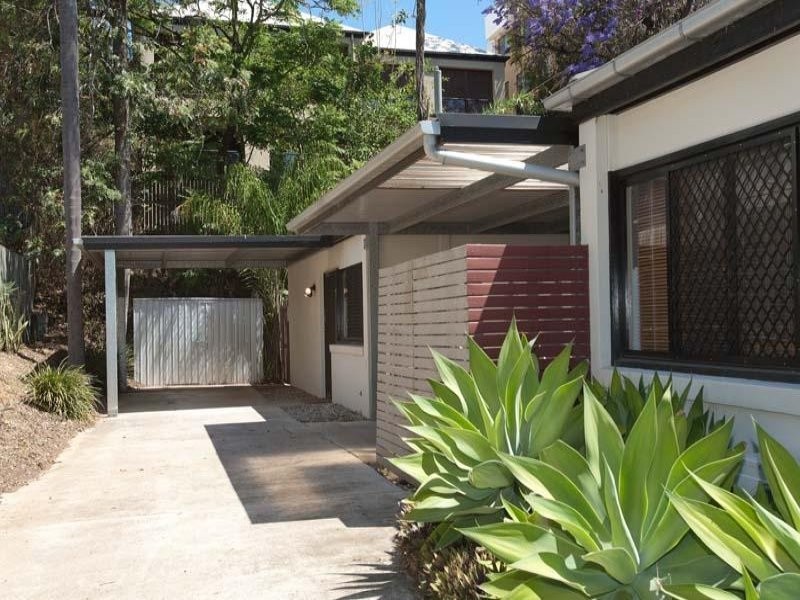 4/109 Sir Fred Schonell Drive, St Lucia QLD 4067