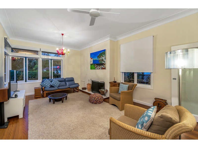 16 Dandaloo Street, The Gap QLD 4061