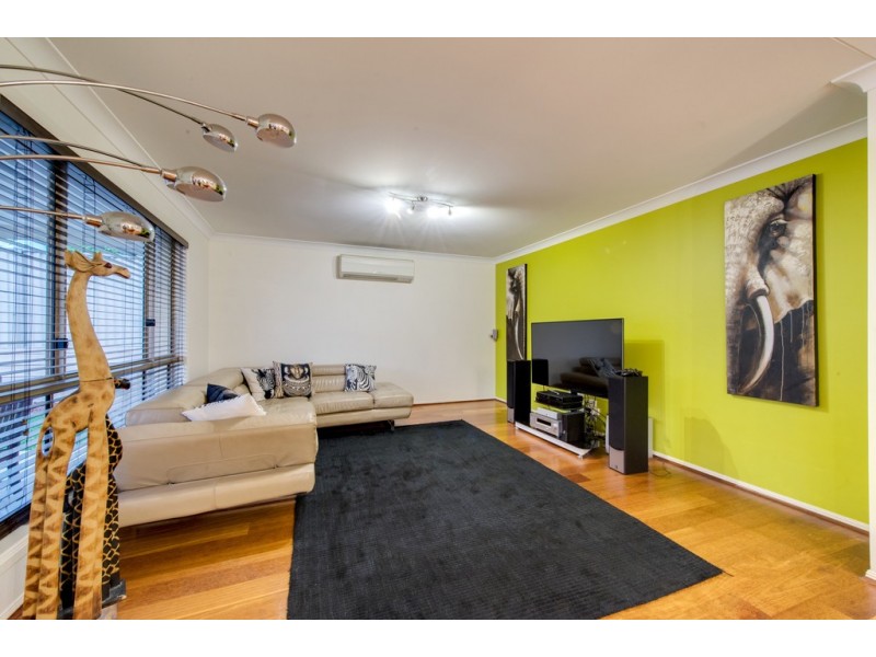 33 Degas Street, Forest Lake QLD 4078