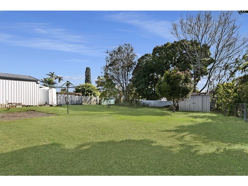 7 Stanley Street, North Booval QLD 4304
