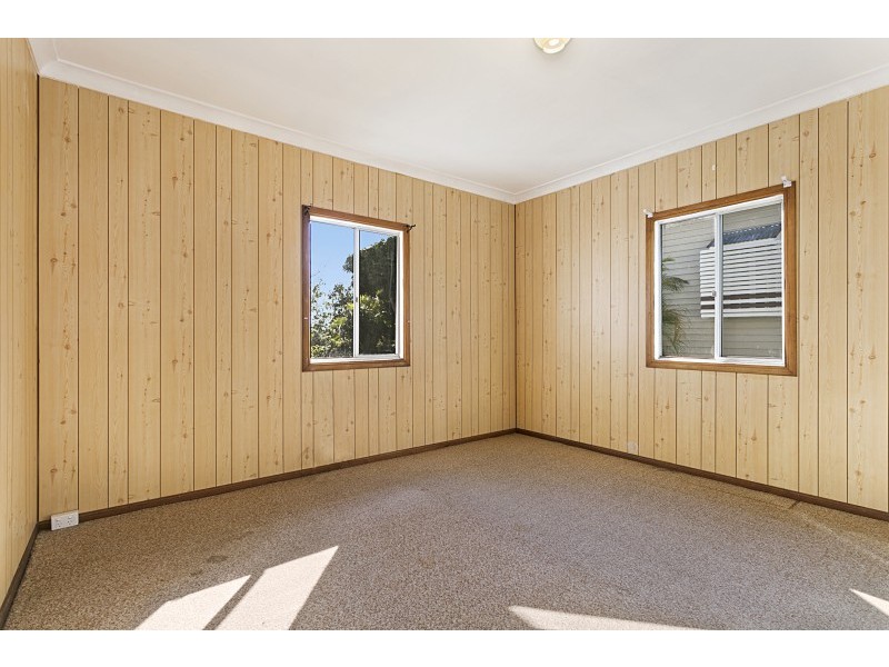 7 Stanley Street, North Booval QLD 4304
