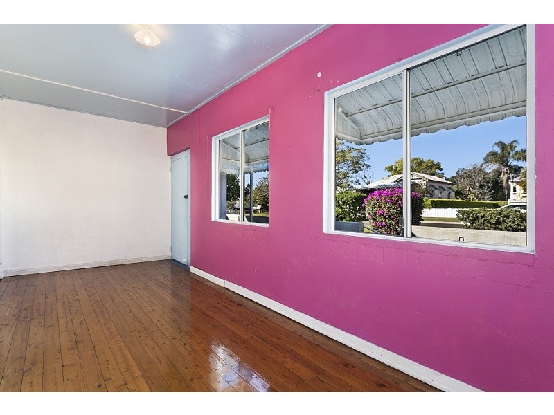 7 Stanley Street, North Booval QLD 4304