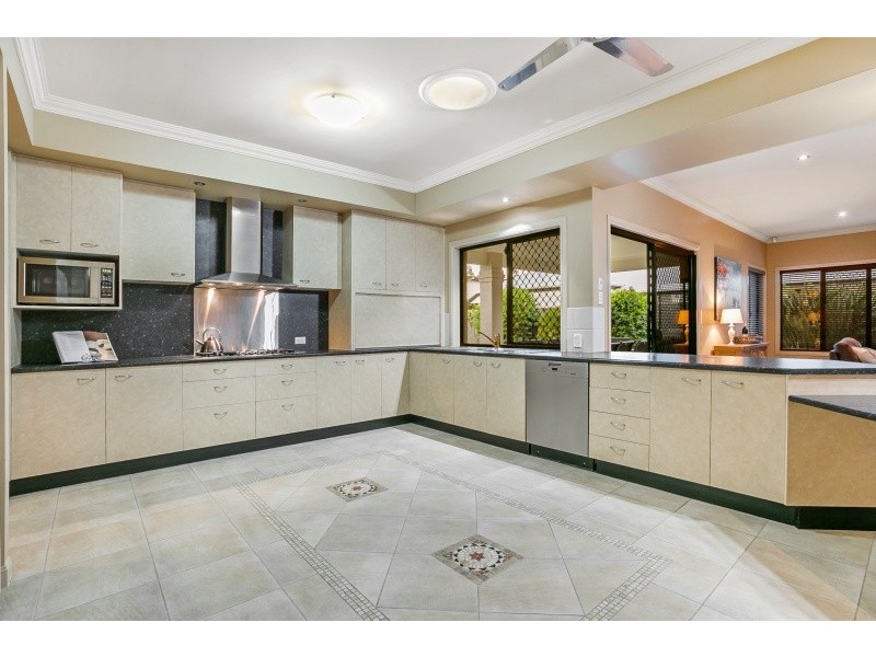 7 Sarah Court, Sinnamon Park QLD 4073