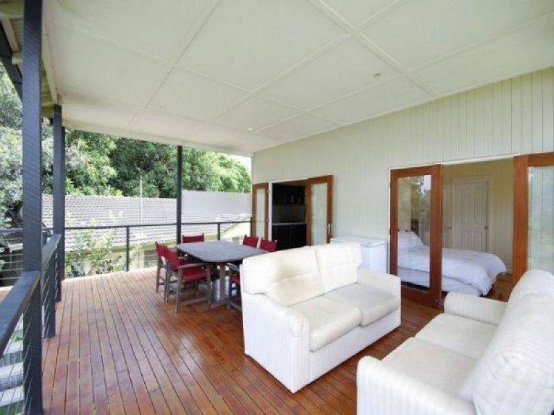 42 Shaw Road, Wooloowin QLD 4030