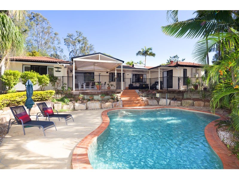 26 Oldfield Place, Brookfield QLD 4069