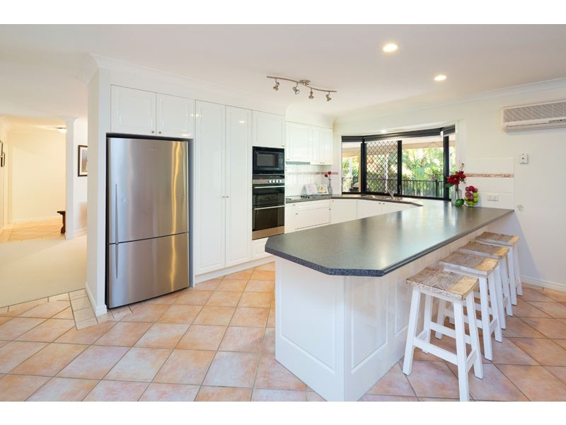 26 Oldfield Place, Brookfield QLD 4069