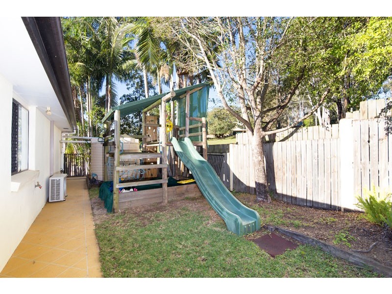 26 Oldfield Place, Brookfield QLD 4069