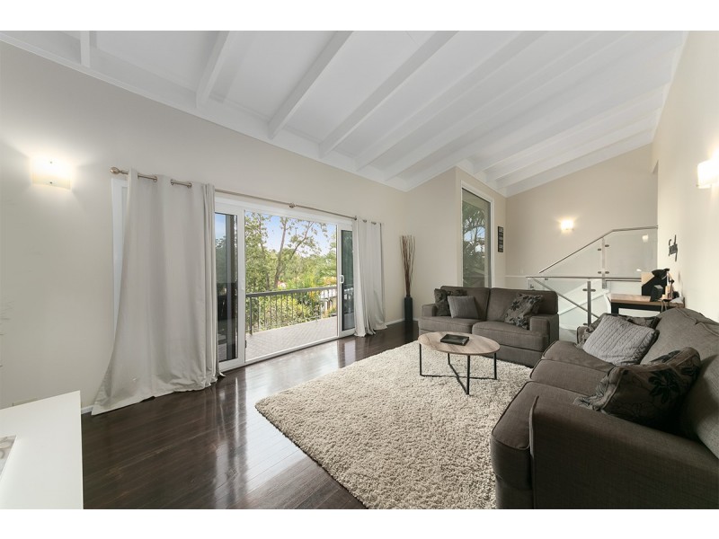 31 Fairweather Street, Kenmore QLD 4069