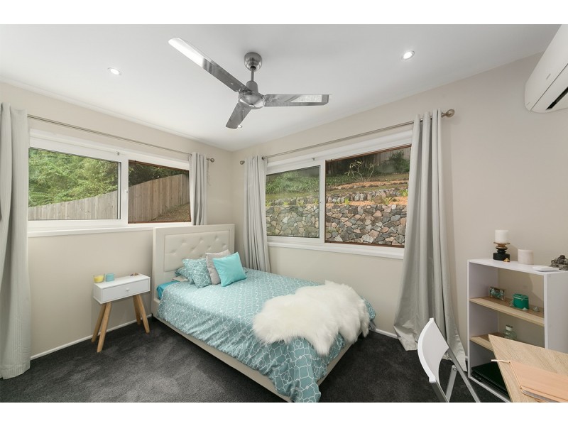 31 Fairweather Street, Kenmore QLD 4069