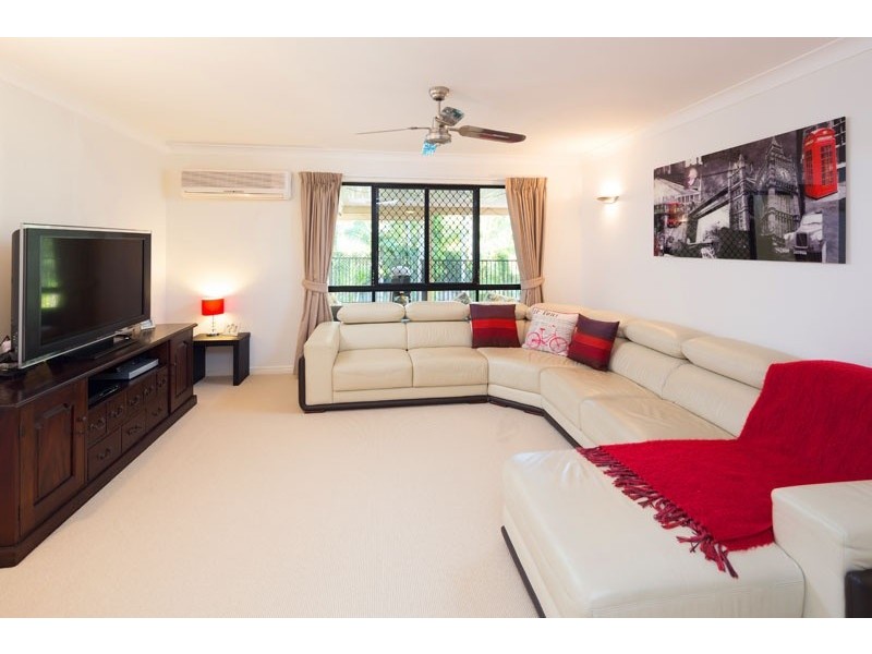 26 Oldfield Place, Brookfield QLD 4069