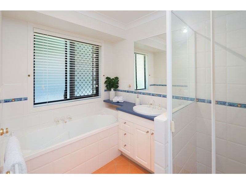 26 Oldfield Place, Brookfield QLD 4069