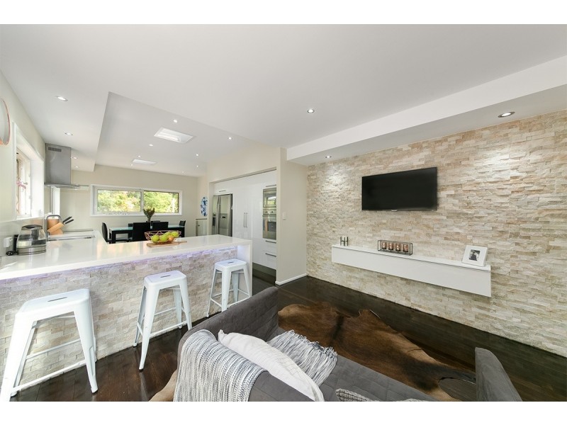 31 Fairweather Street, Kenmore QLD 4069