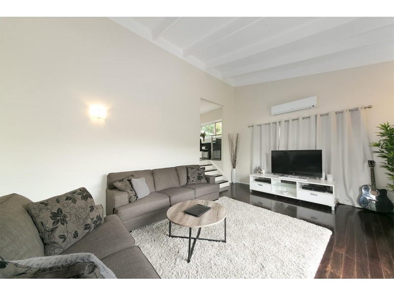 31 Fairweather Street, Kenmore QLD 4069
