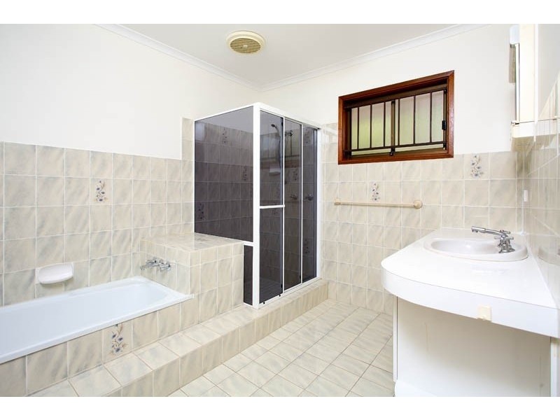 3/49 Marshall La, Kenmore QLD 4069