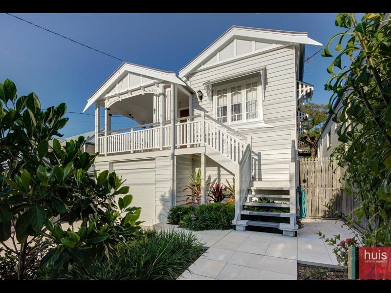 25 Uxbridge St, Grange QLD 4051