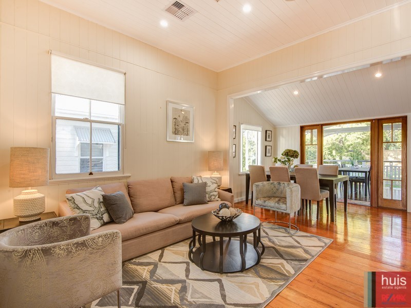 25 Uxbridge St, Grange QLD 4051