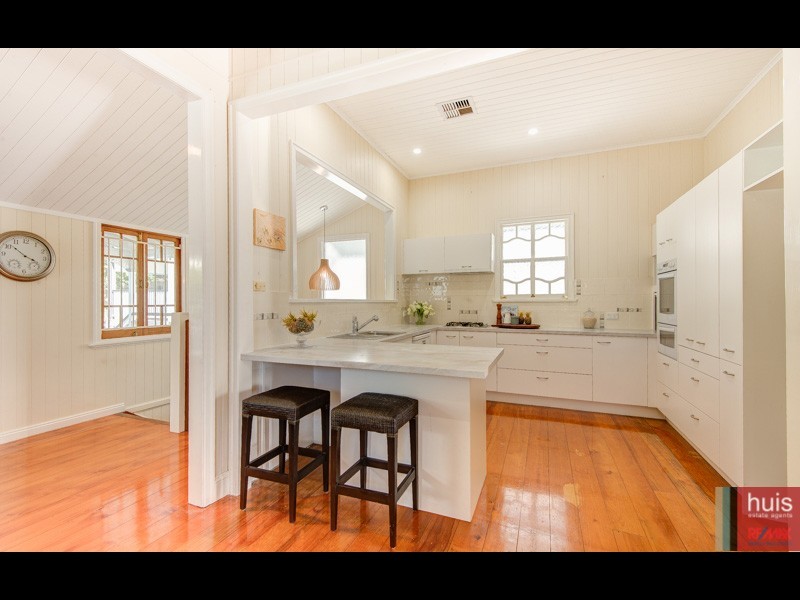 25 Uxbridge St, Grange QLD 4051