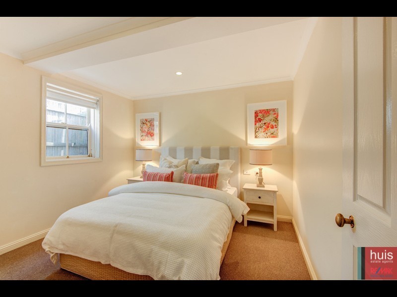 25 Uxbridge St, Grange QLD 4051