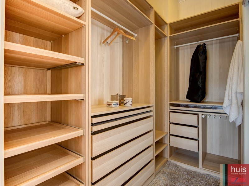 25 Uxbridge St, Grange QLD 4051