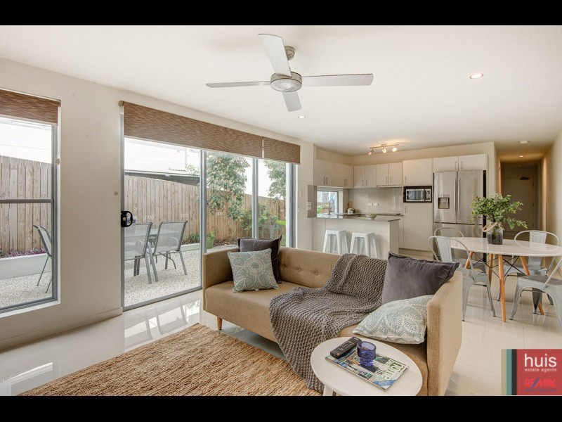 2/42 Latimer St, Holland Park QLD 4121