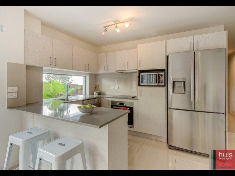 2/42 Latimer St, Holland Park QLD 4121