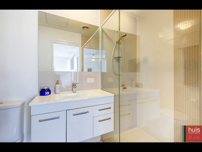 2/42 Latimer St, Holland Park QLD 4121