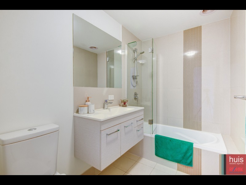 2/42 Latimer St, Holland Park QLD 4121