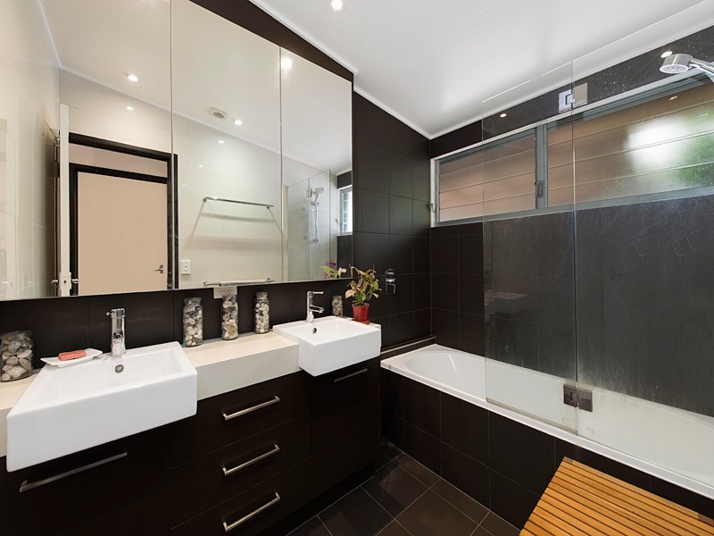 22 Jenkinson St, Indooroopilly QLD 4068