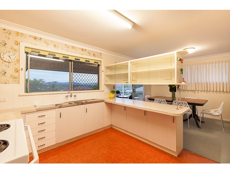 32 Liatoki Street, Mansfield QLD 4122