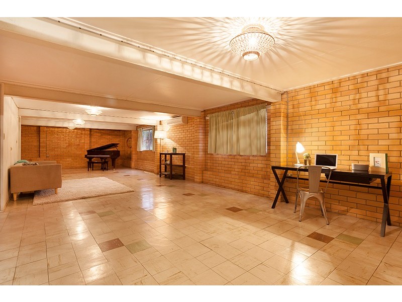 32 Liatoki Street, Mansfield QLD 4122