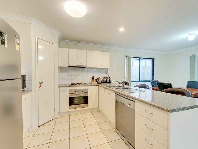 29 Gippsland Cct, Forest Lake QLD 4078