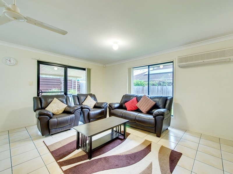 29 Gippsland Cct, Forest Lake QLD 4078