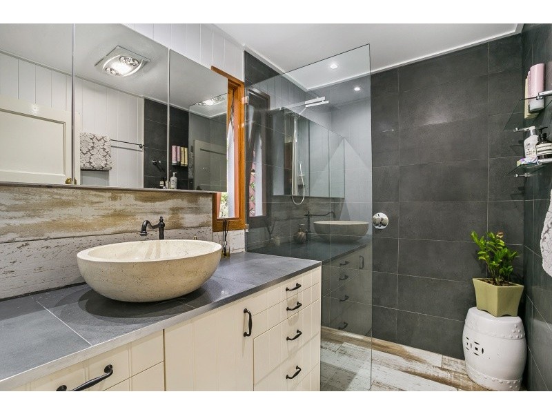 28 Newdegate Street, Greenslopes QLD 4120