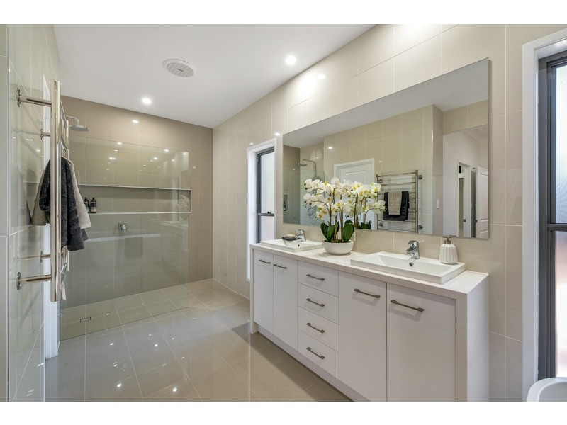 37 Gunnin Street, Fig Tree Pocket QLD 4069