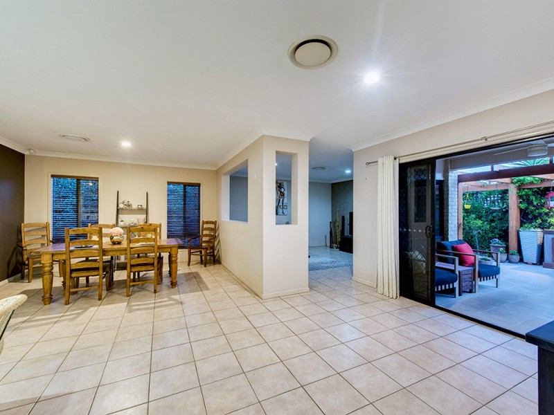 7 Parkside Place, Forest Lake QLD 4078