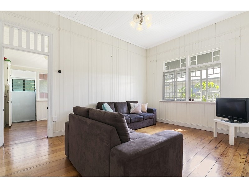 14 Frederick Street, Taringa QLD 4068