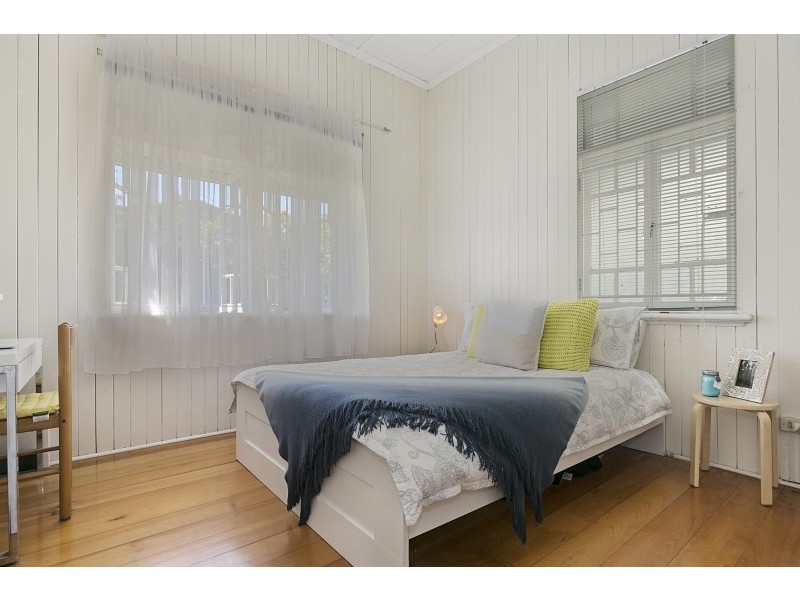 14 Frederick Street, Taringa QLD 4068