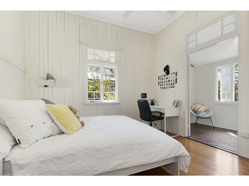14 Frederick Street, Taringa QLD 4068