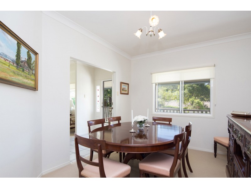 138 Mirbelia Street West, Kenmore Hills QLD 4069