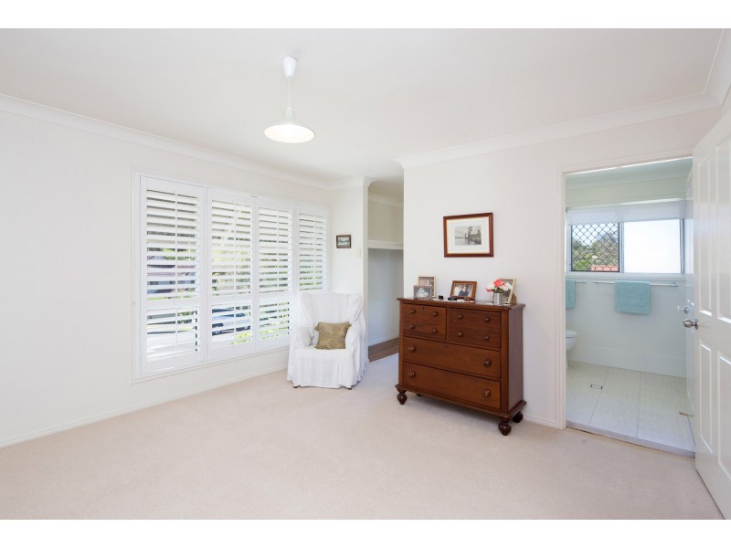 138 Mirbelia Street West, Kenmore Hills QLD 4069