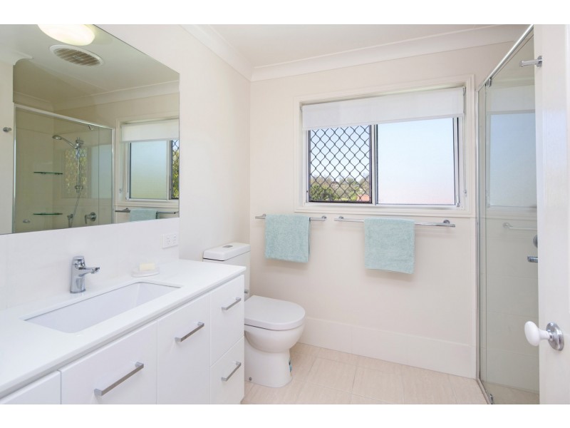 138 Mirbelia Street West, Kenmore Hills QLD 4069