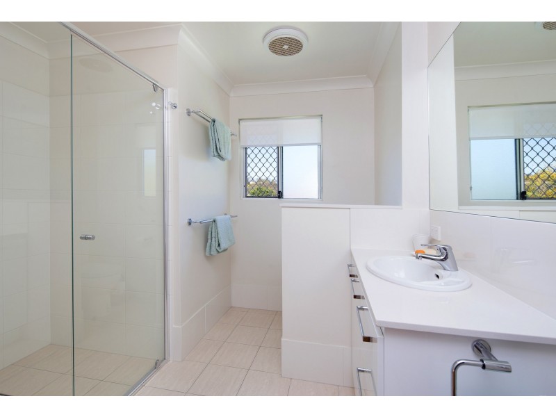 138 Mirbelia Street West, Kenmore Hills QLD 4069