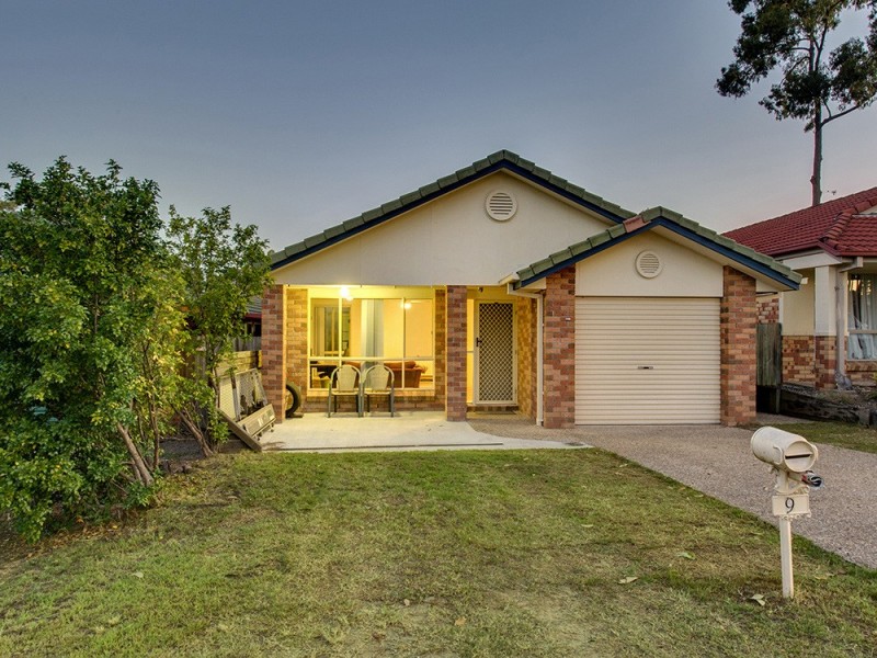 9 Cambridge Cr, Forest Lake QLD 4078