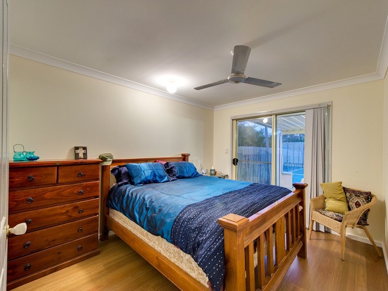 9 Cambridge Cr, Forest Lake QLD 4078