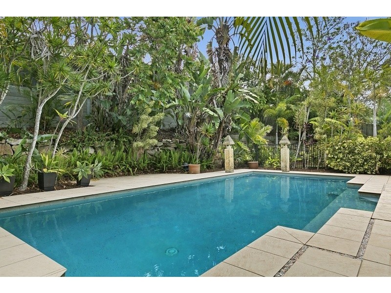 2/7 Scenic Rd, Kenmore QLD 4069