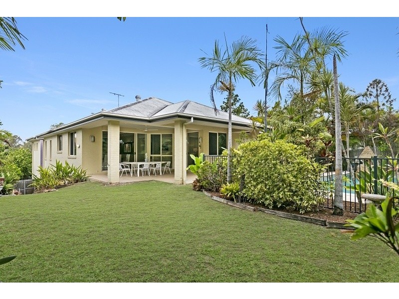 2/7 Scenic Rd, Kenmore QLD 4069