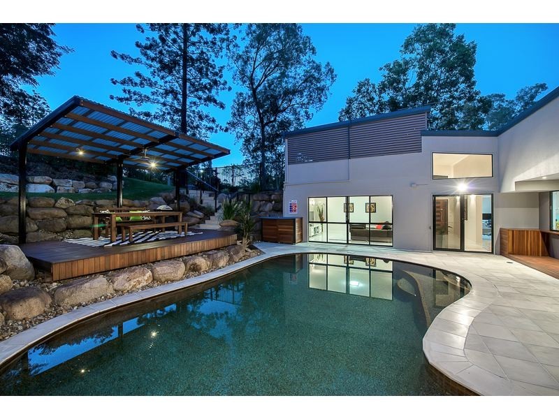 31 Norman Street, Fig Tree Pocket QLD 4069