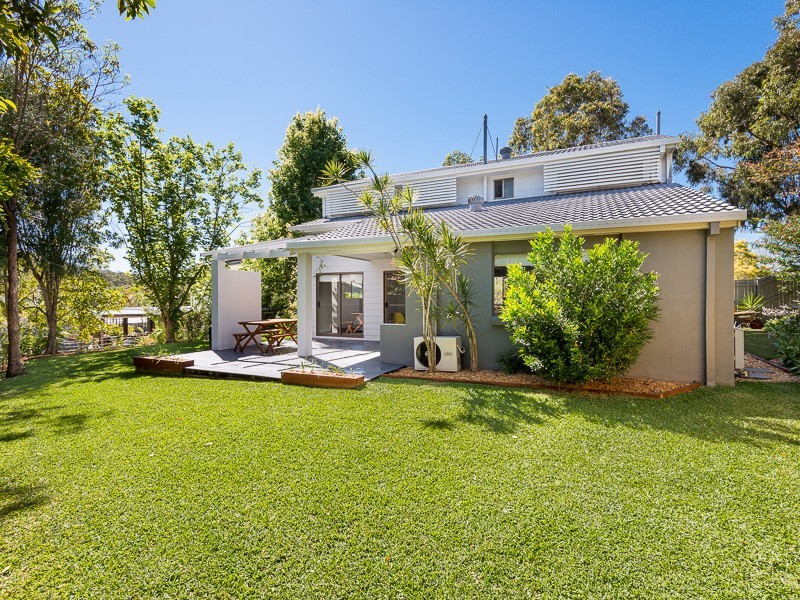 7 Stralock Street, Chapel Hill QLD 4069